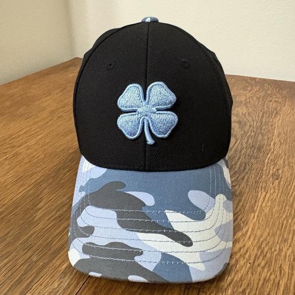 Black Clover Hat Ivory Size S/M Black With Blue Clover - Picture 1 of 5
